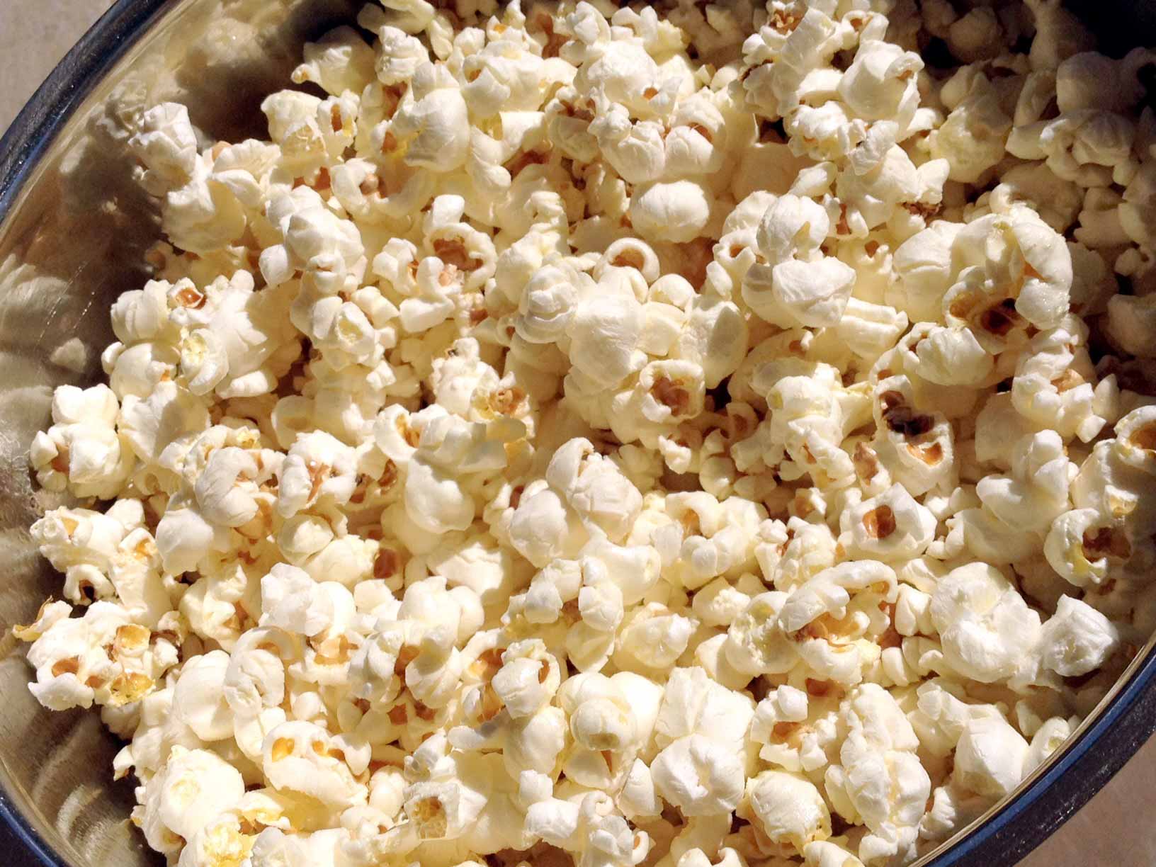 Popcorn med olivenolie og smør